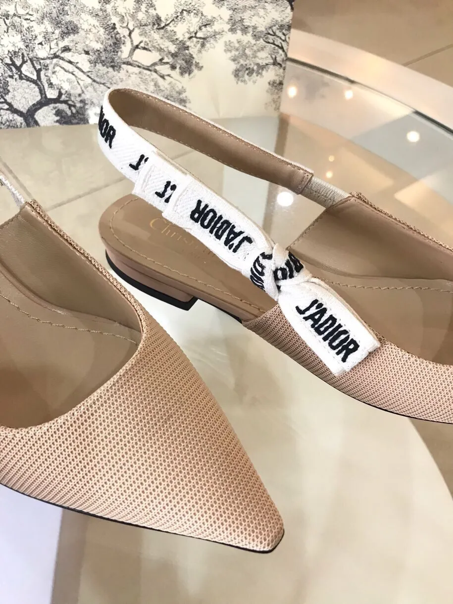 👟👟Ex-factory price 480👟👟 ✨✨ Newly upgraded Dior letter shoes that are so popular 🔥 that people are waiting in line! Dior jadore's first runway collection for the new designer. Originally, j'adore meant my favorite. Then I took a homophone and changed it into j'adior, which means I love Dior. Pointed bow letter ribbon slingback slingback shoes. * Black technical fabric * J'Adior embroidered ribbon * Flat knot * Leather sole matched with Mr. Christian Dior's favorite lucky star * Heel 1 cm/6.5 cm/9.5 cm *size: 33-43 (33/34/40/41/42/43 customized) *1cm flat bottom/6.5cm medium heel/9.5cm 💕When you walk with your head down, you will also look back at the shoes💕